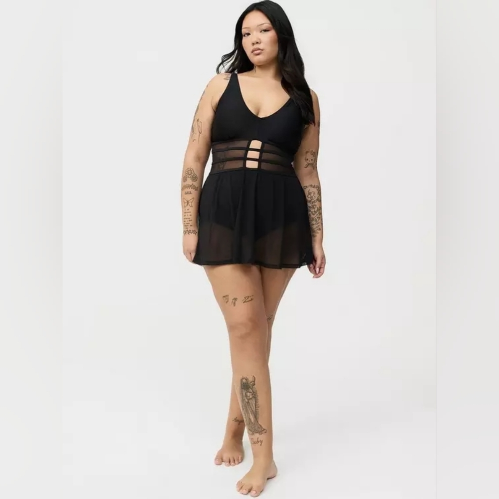 Torrid Black Wire-Free Mesh Panel Swim Dress Size 22/24 3X Nwt - Picture 2 of 7